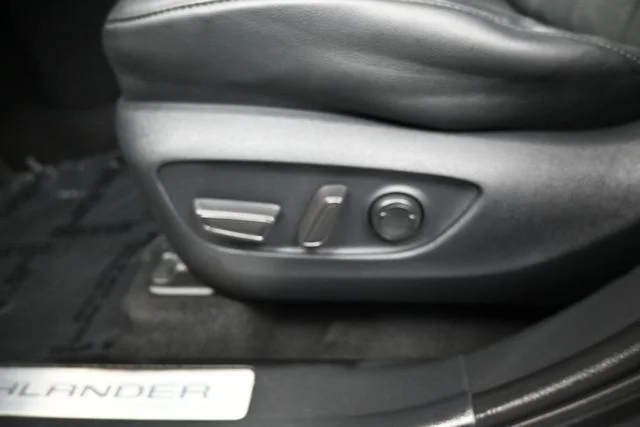 Used 2021 Gray Toyota Limited image 27