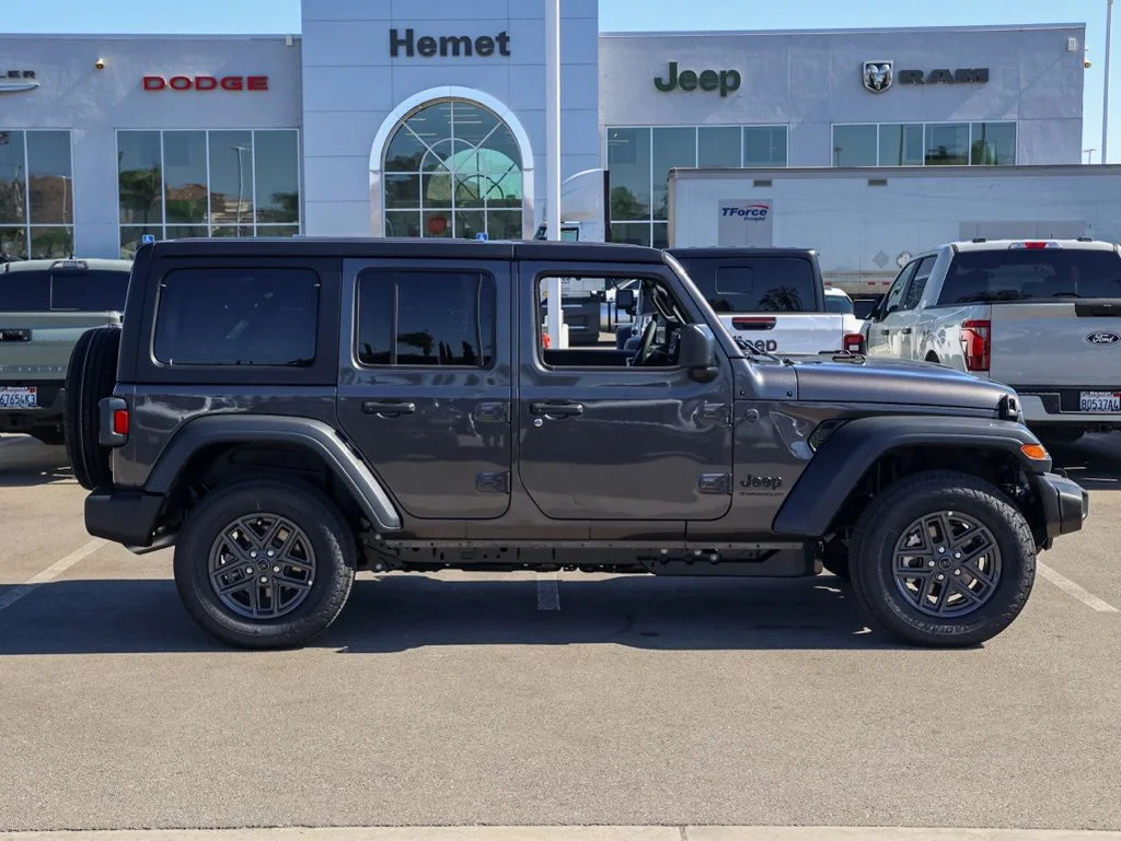 New 2026 Granite Crystal Metallic Clear-Coat Exterior Paint Jeep Sport S image 3