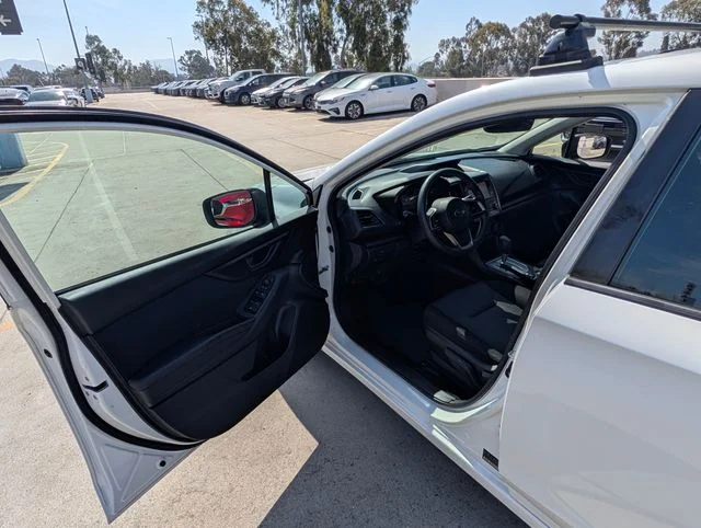 Used 2017 White Subaru 2.0i image 31