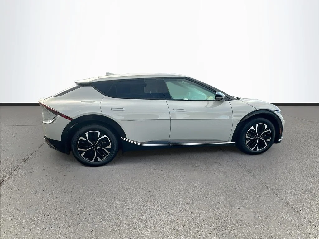 Certified Used 2023  Kia Wind image 8