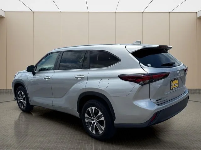 Used 2024 Silver Toyota XLE image 4
