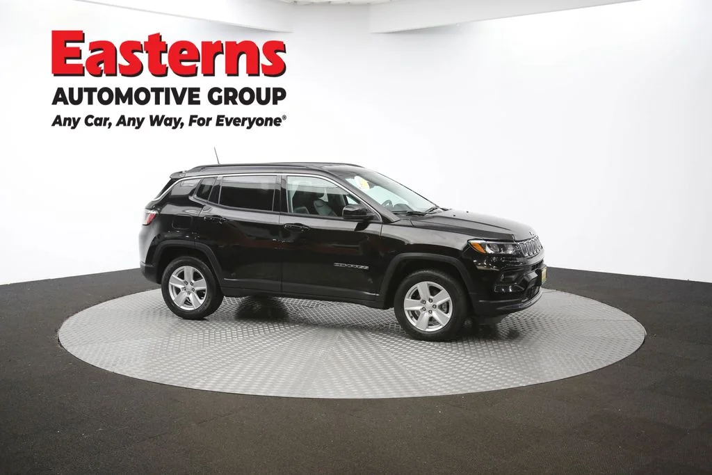 Used 2022 Black Jeep Latitude image 45