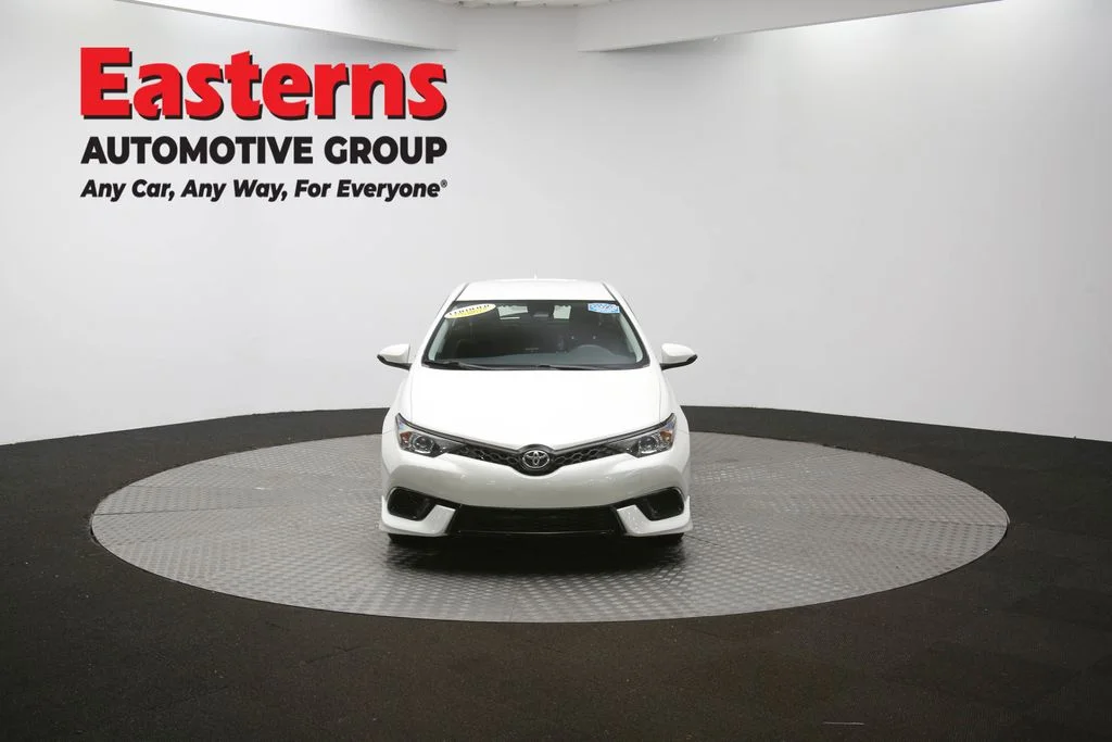 Used 2018 White Toyota Base image 48