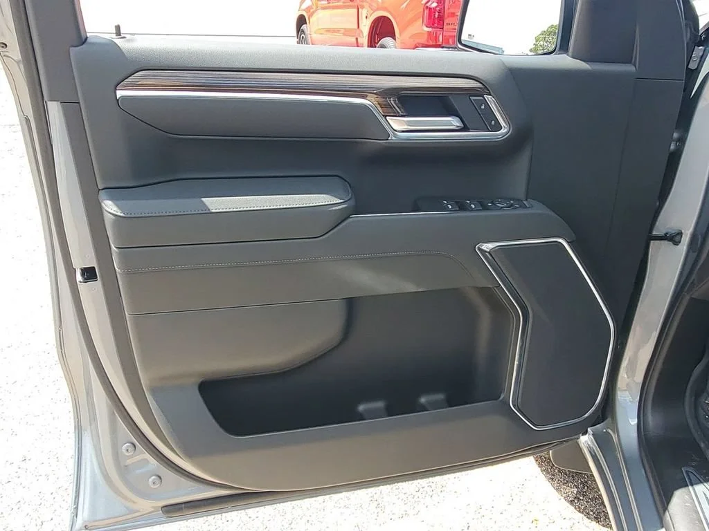 New 2026 Sterling Gray Metallic Chevrolet LT image 28