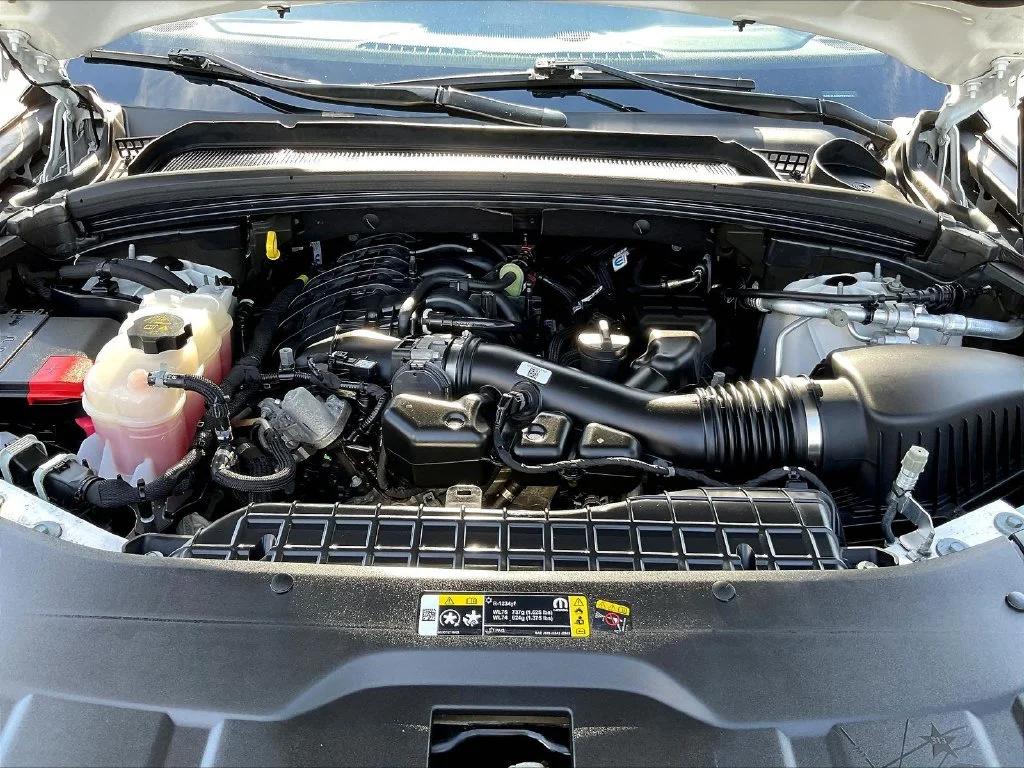 Used 2023 Bright White Clearcoat Jeep Laredo image 31