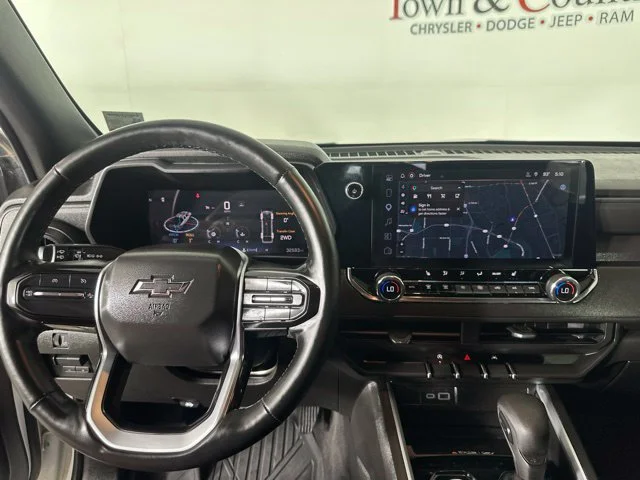 Used 2025 White Chevrolet Trail Boss image 10