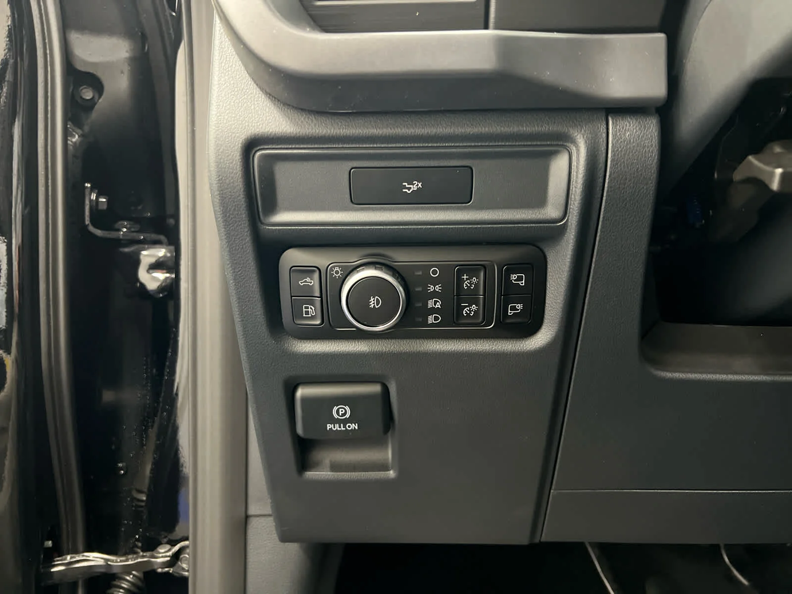 New 2026 Agate Black Metallic Ford XLT image 13