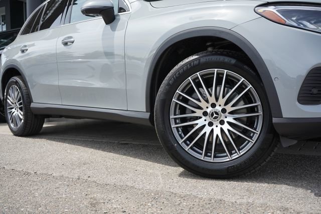 New 2026 MANUFAKTUR Alpine Grey Mercedes-Benz GLC 300 image 37