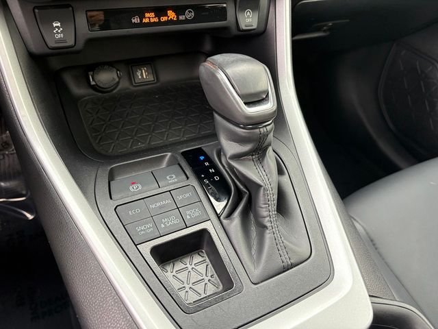 Used 2024 Gray Toyota XLE Premium image 33