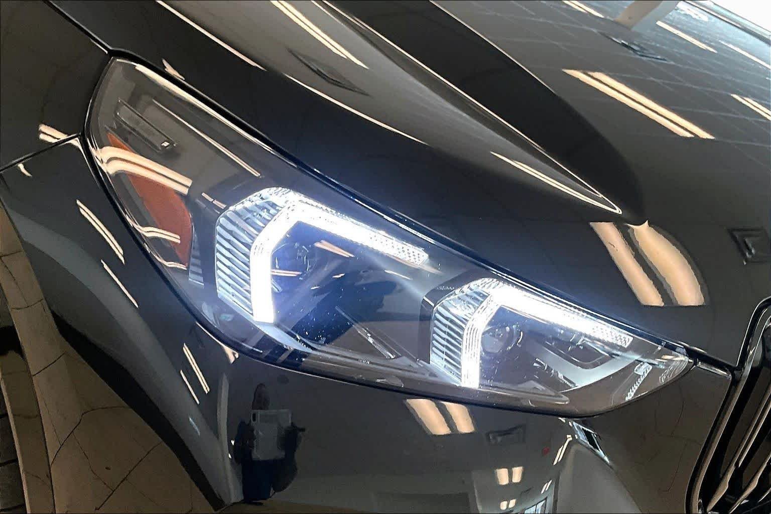 Used 2024 Black Sapphire Metallic BMW xDrive28i image 26