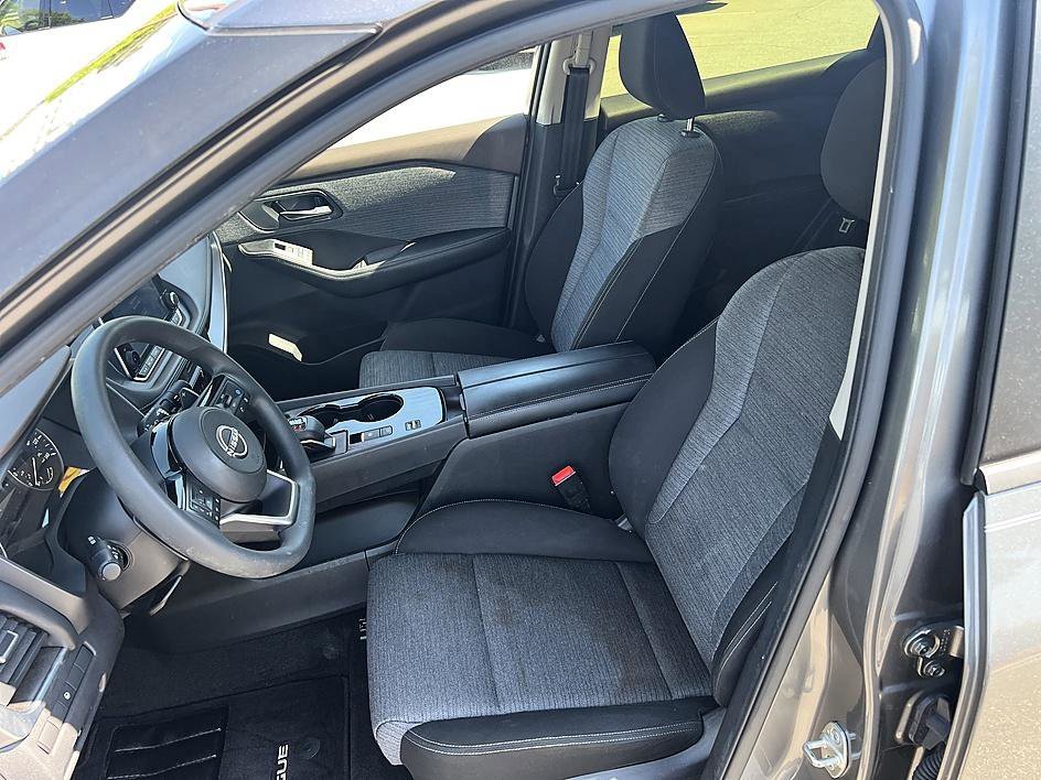 Used 2023 Gun Metallic Nissan SV image 13