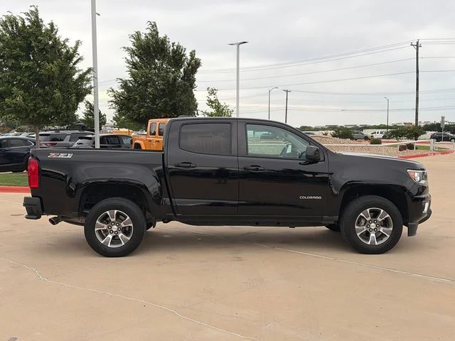 Used 2018 Black Chevrolet Z71 image 10