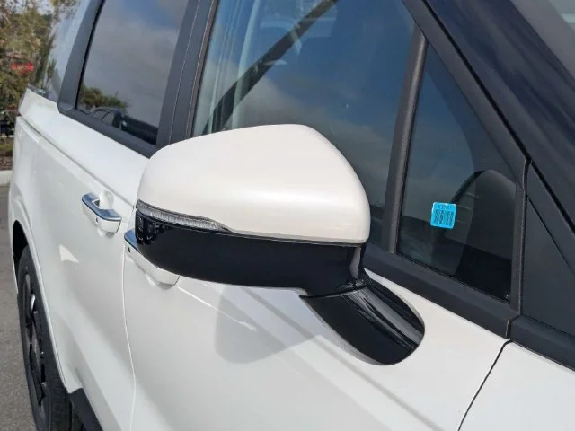New 2027 Snow White Pearl Kia EX image 10