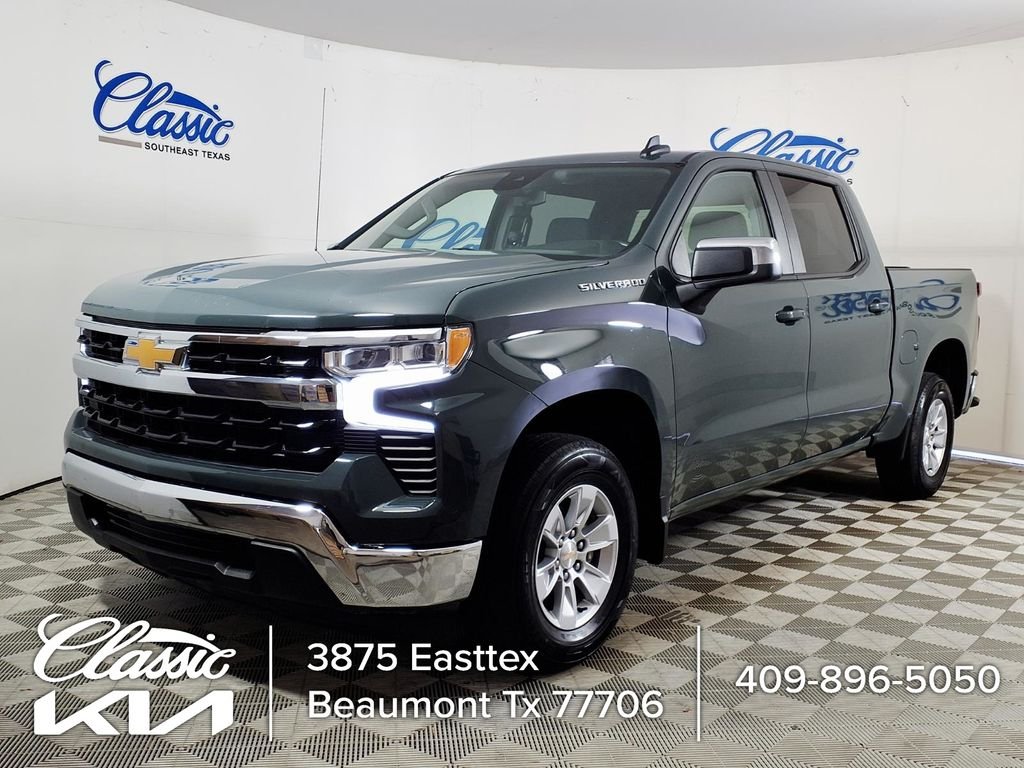 Used 2025 Gray Chevrolet LT image 6