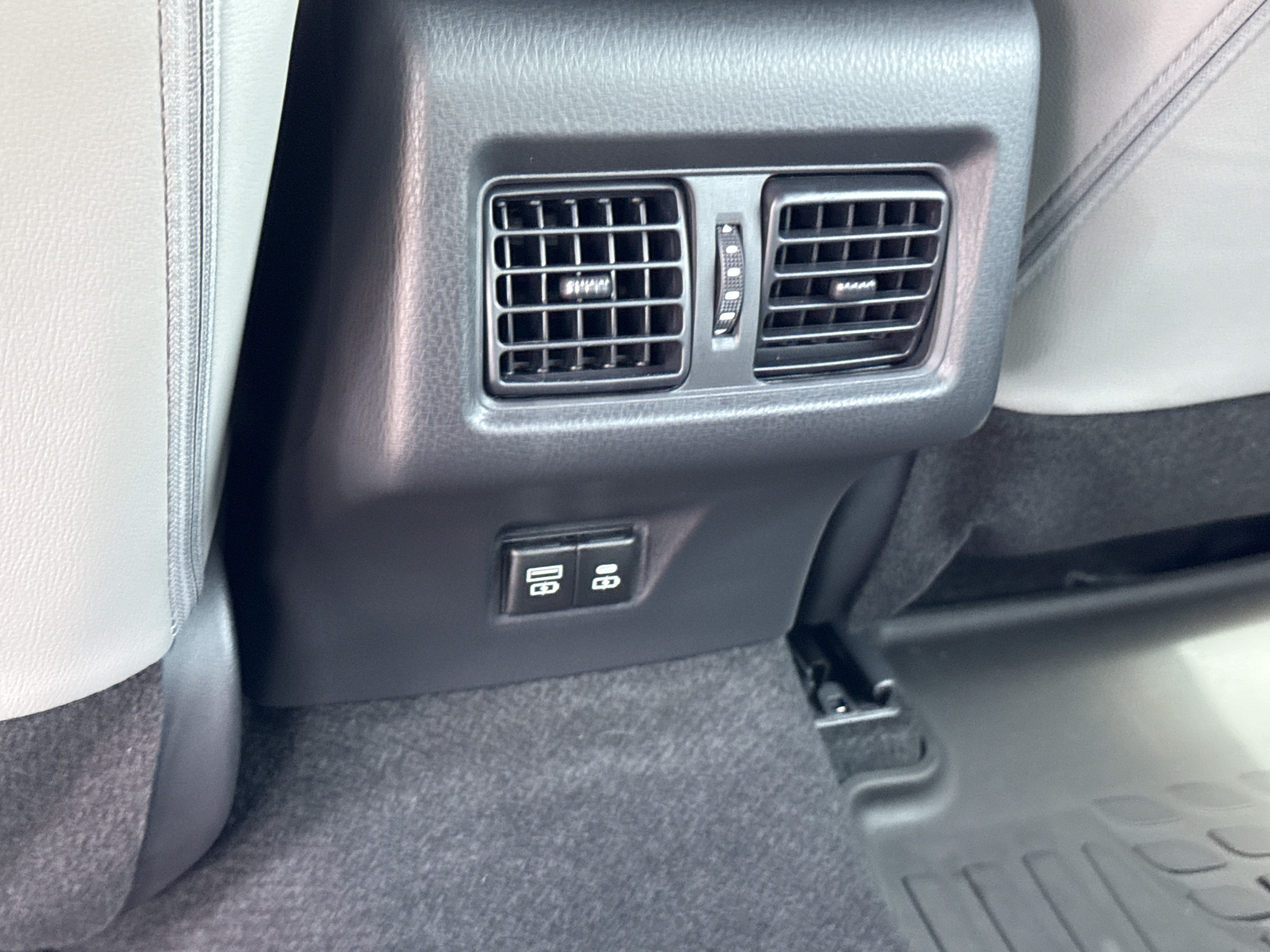 2026 Toyota Camry SE - Photo 58