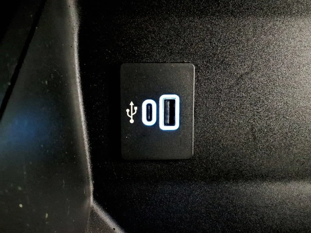 Used 2024 Oxford White Ford XL image 23