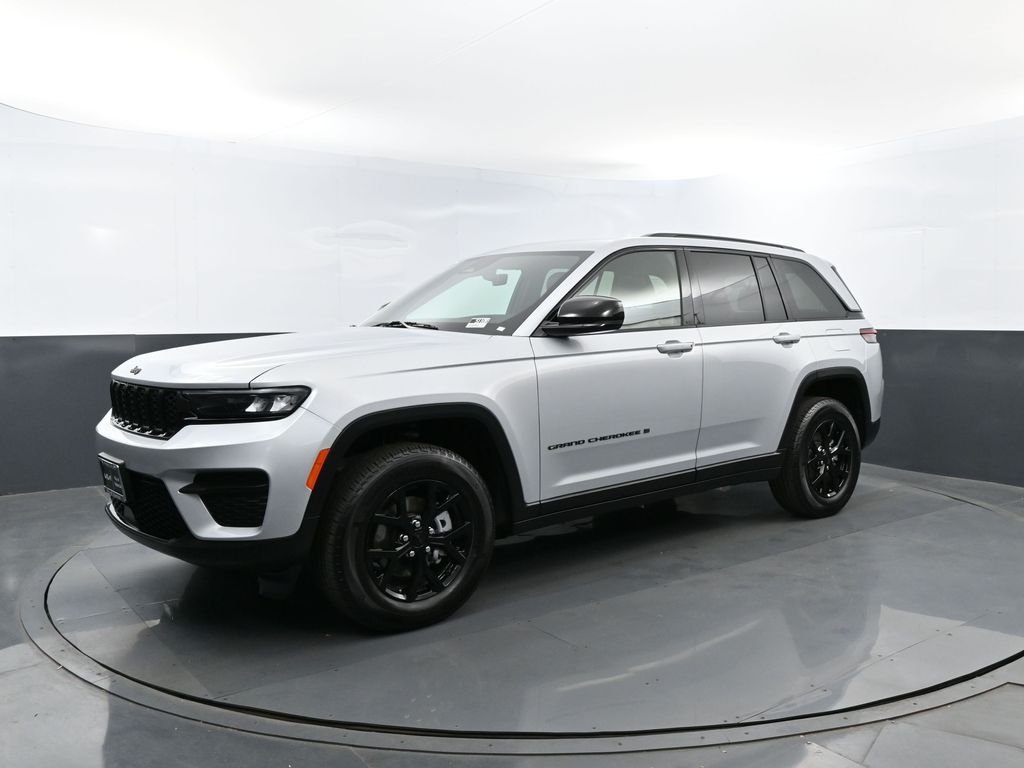 2025 Jeep Grand Cherokee Altitude 4x4's photo