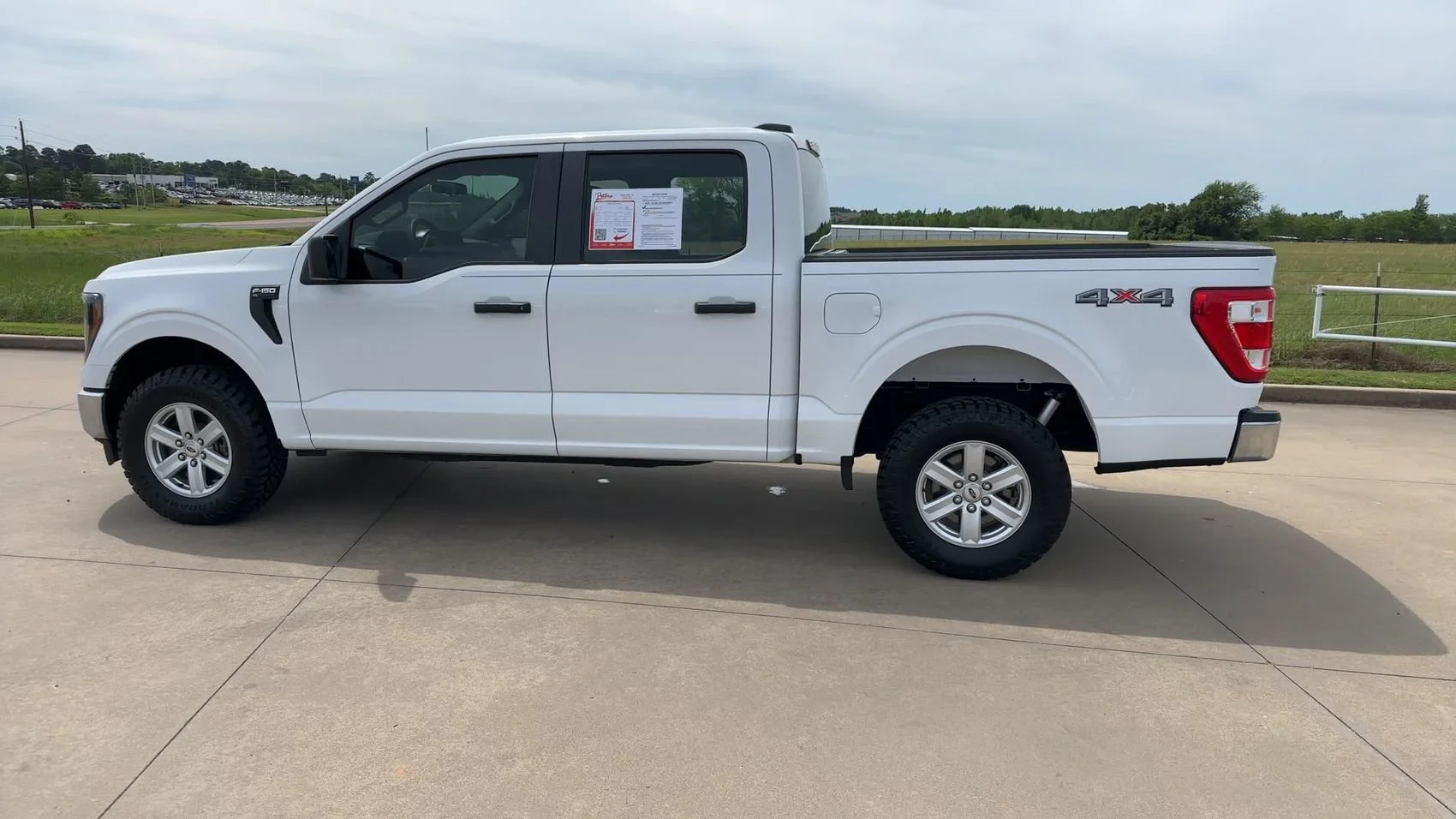 Used 2023 Oxford White Ford XL image 6