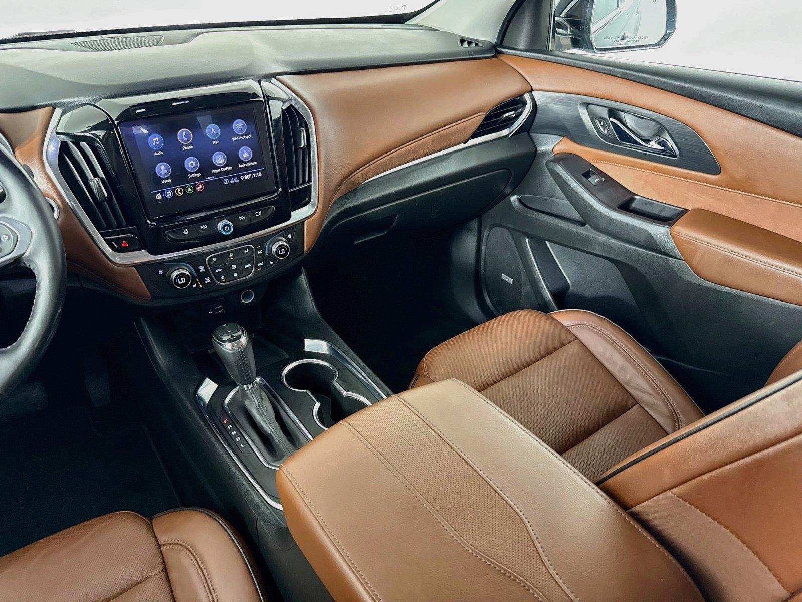 Used 2020 MOSAIC BLACK METALLIC Chevrolet High Country image 26