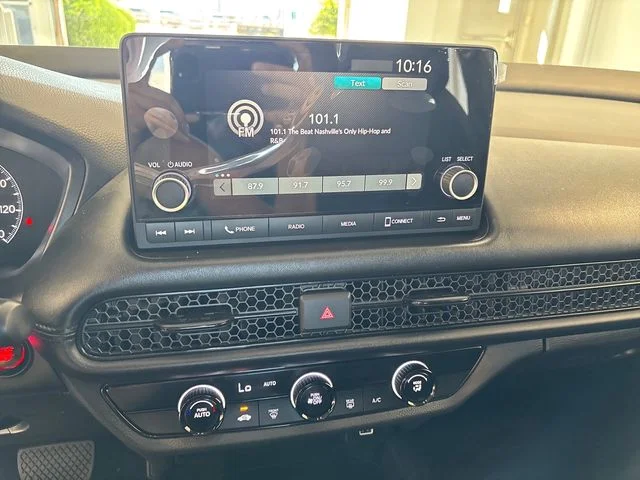2025 Honda HR-V LX - Photo 11