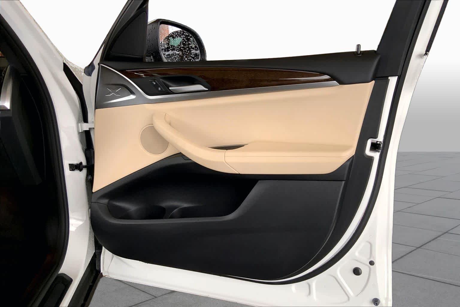 Used 2023 Alpine White BMW sDrive30i image 23
