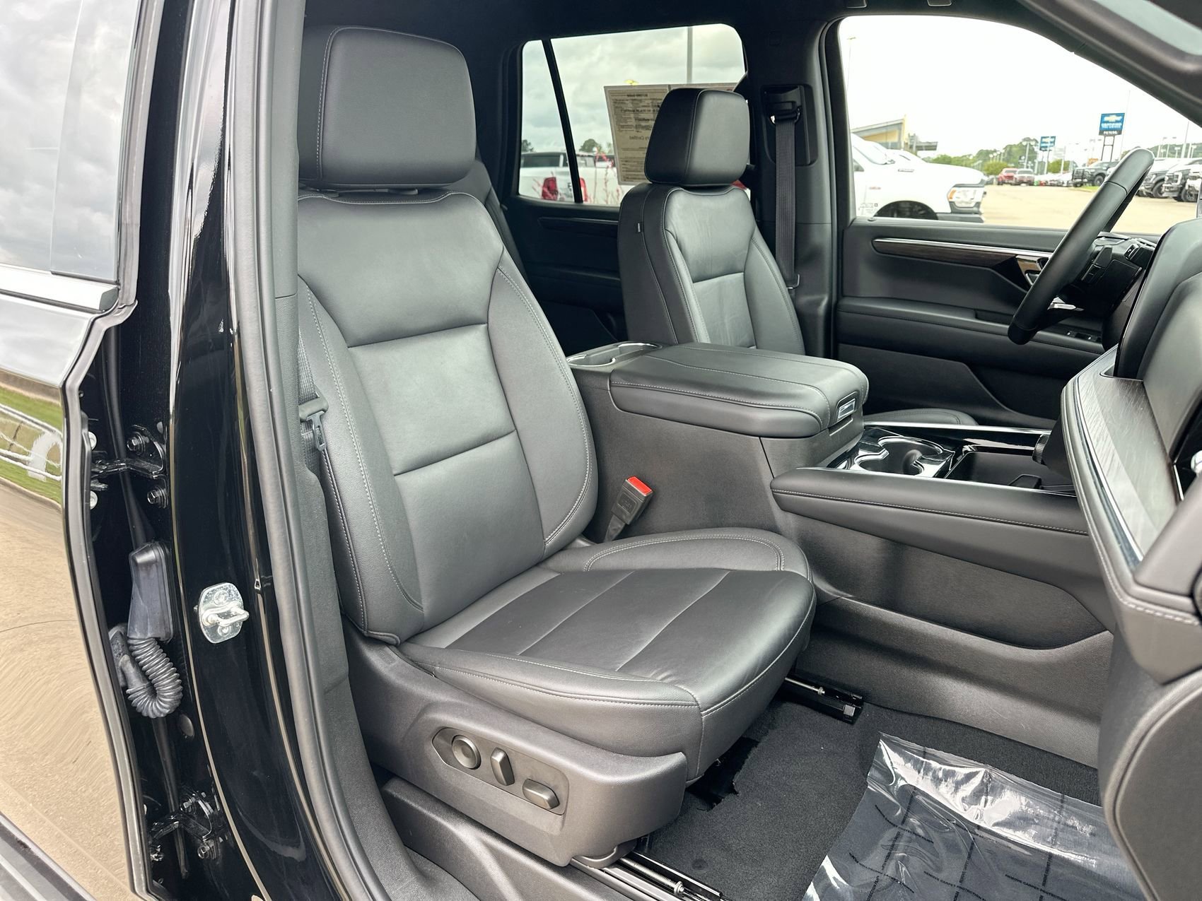 Used 2025 Black Chevrolet LT image 24