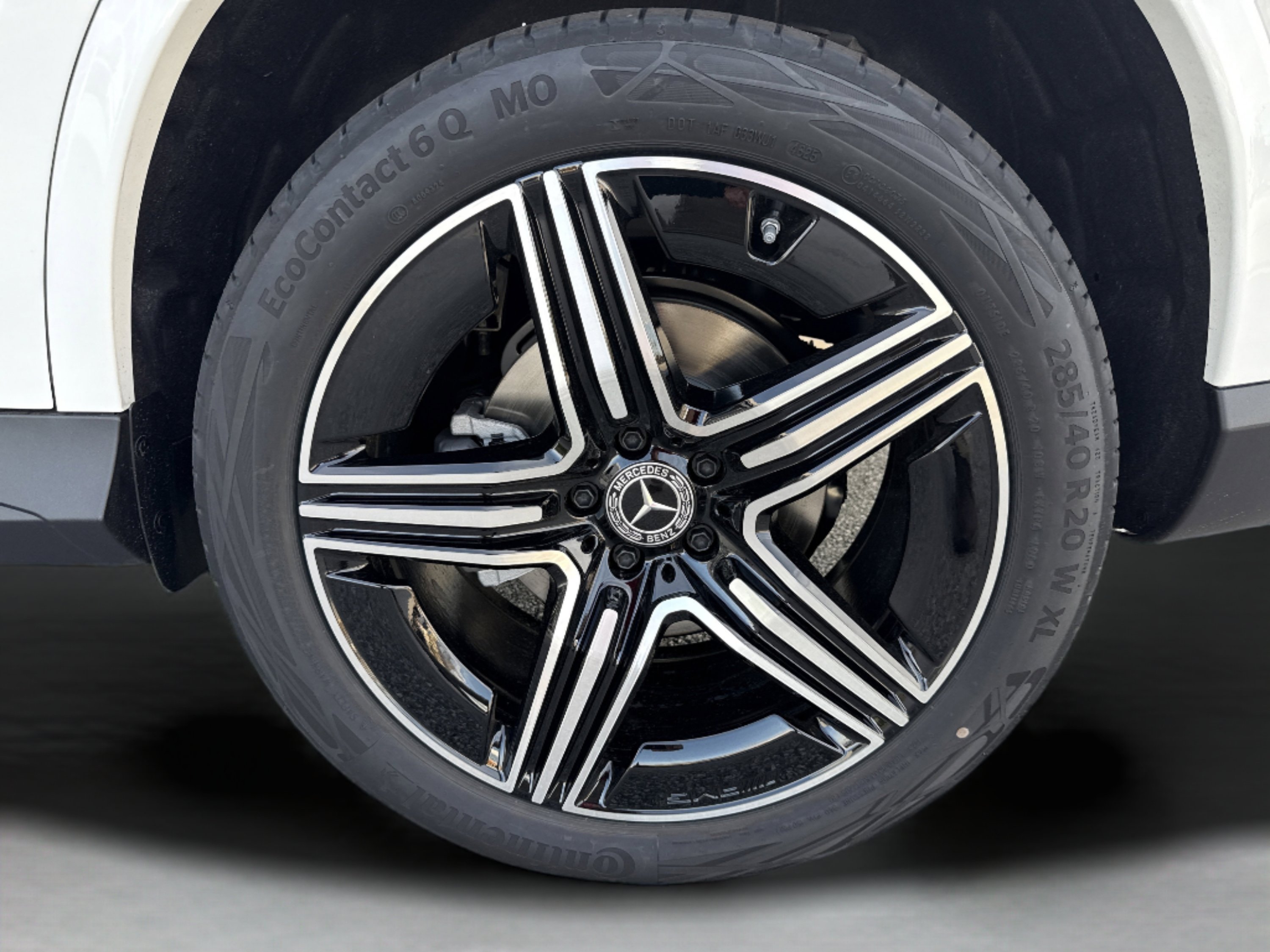 Certified Used 2026 Polar White Mercedes-Benz GLC 300 image 10