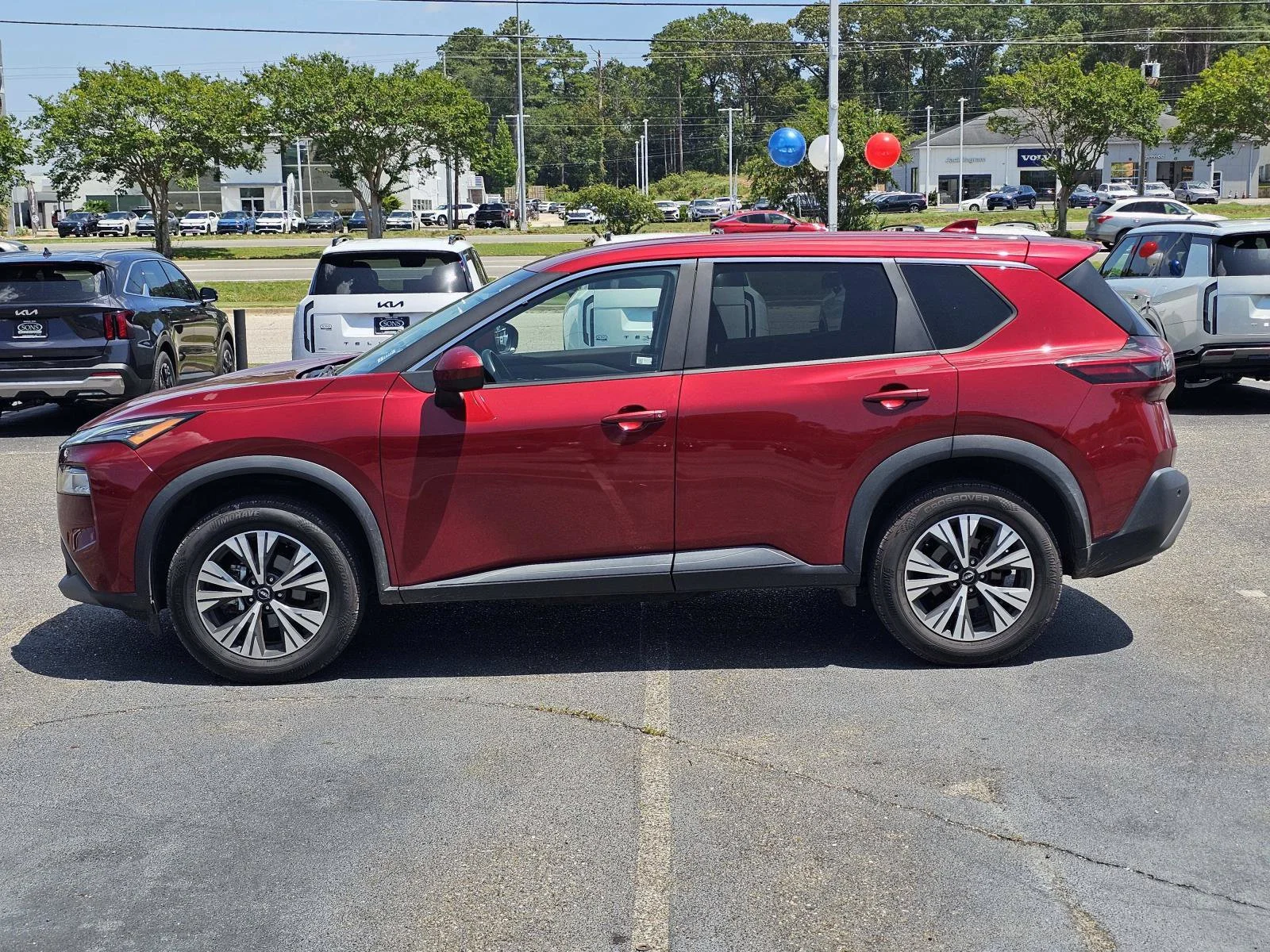 Used 2023 Scarlet Ember Tintcoat Nissan SV image 10