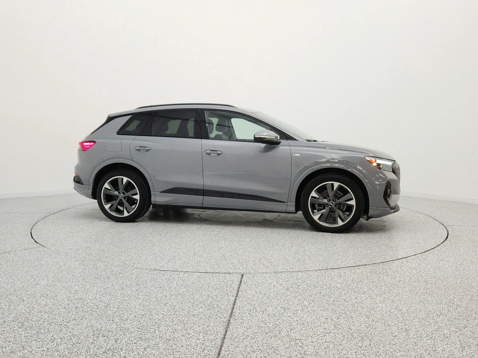 Used 2024 Pebble Gray Audi Premium Plus 55 quattro image 4