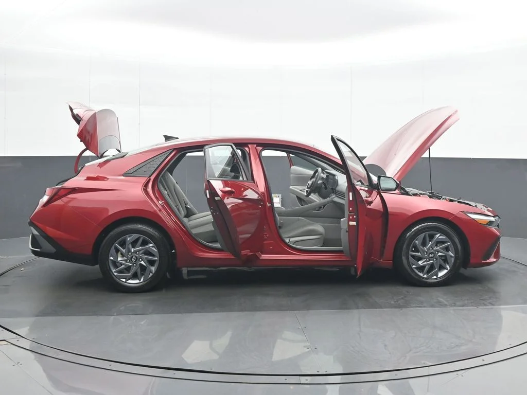 Used 2024 Red Hyundai SEL image 36