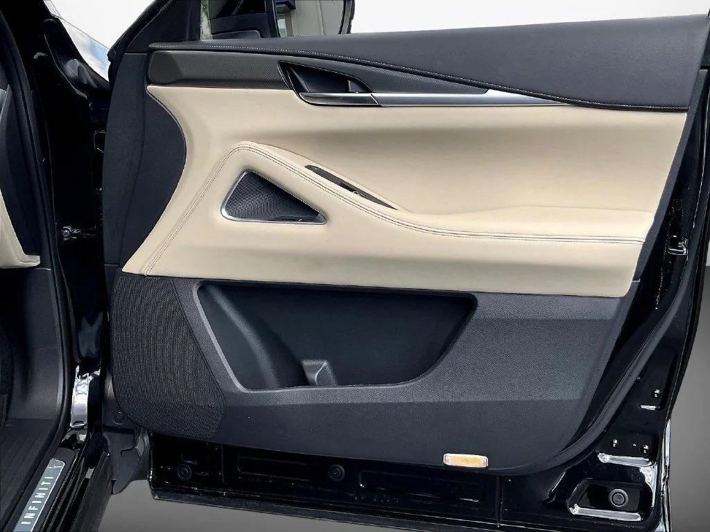 Used 2025 Mineral INFINITI LUXE image 30