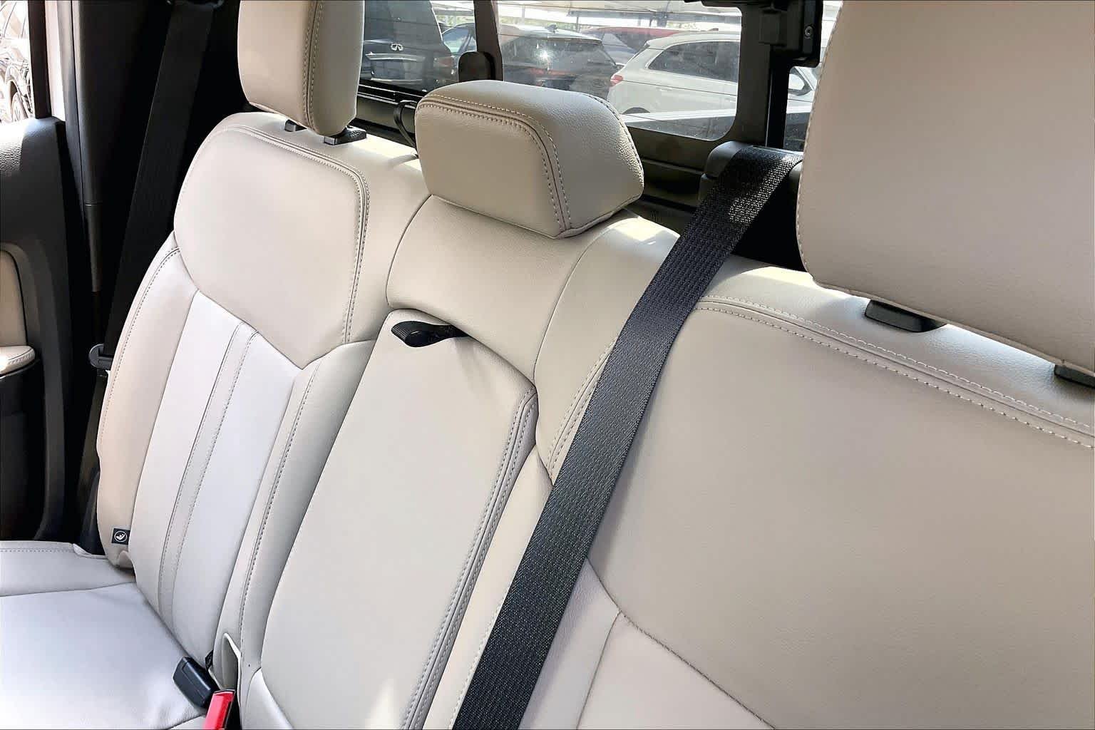 Used 2023 Oxford White Ford LARIAT image 15