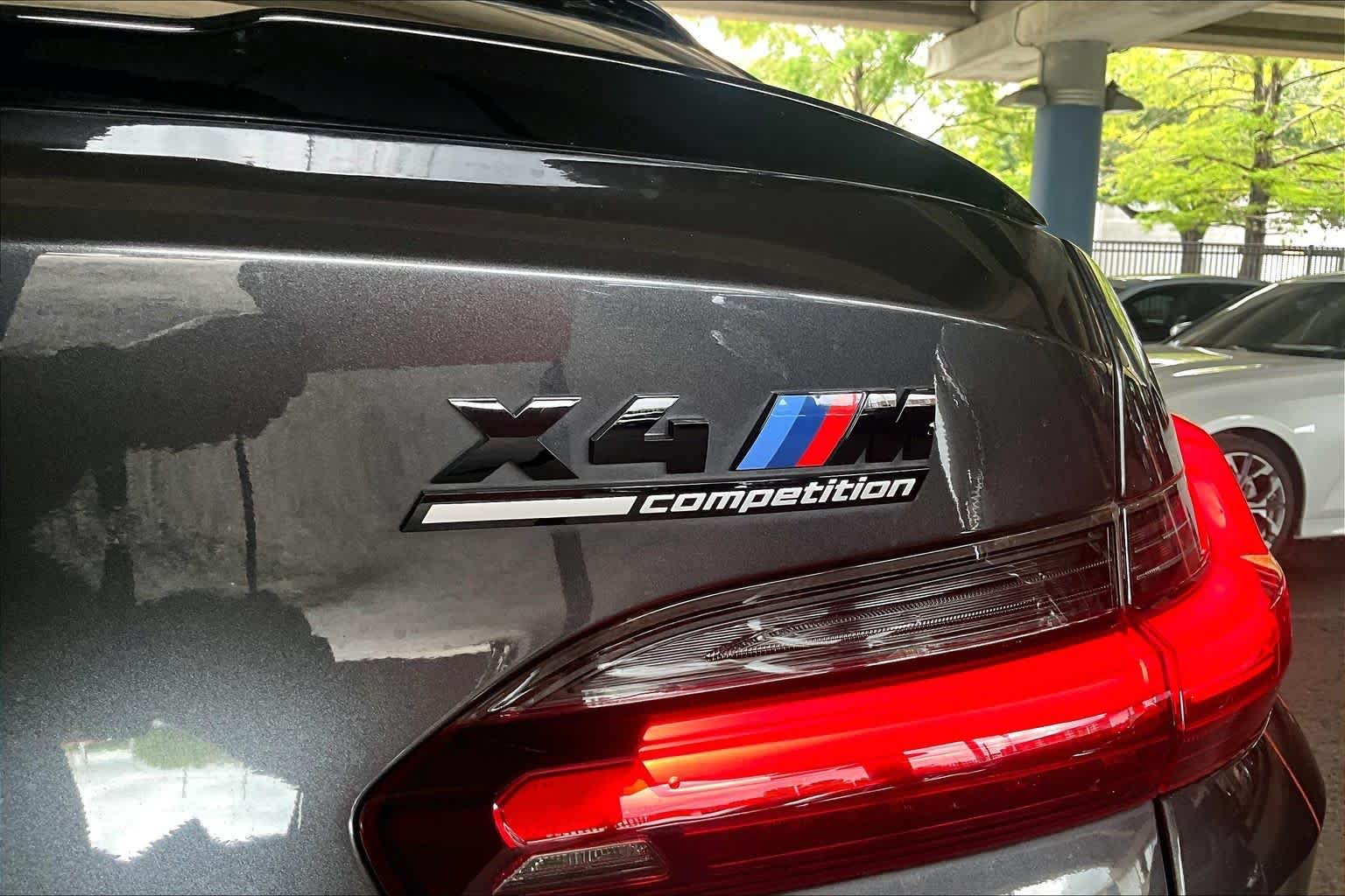 Used 2023 Dark Graphite Metallic BMW  image 9