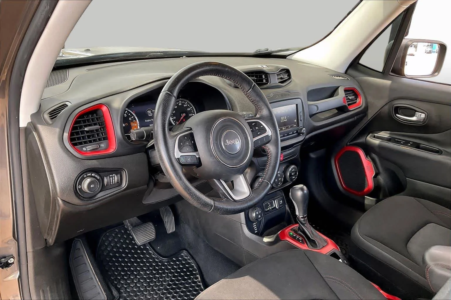 Used 2016 Granite Crystal Metallic Clearcoat Jeep Trailhawk image 18