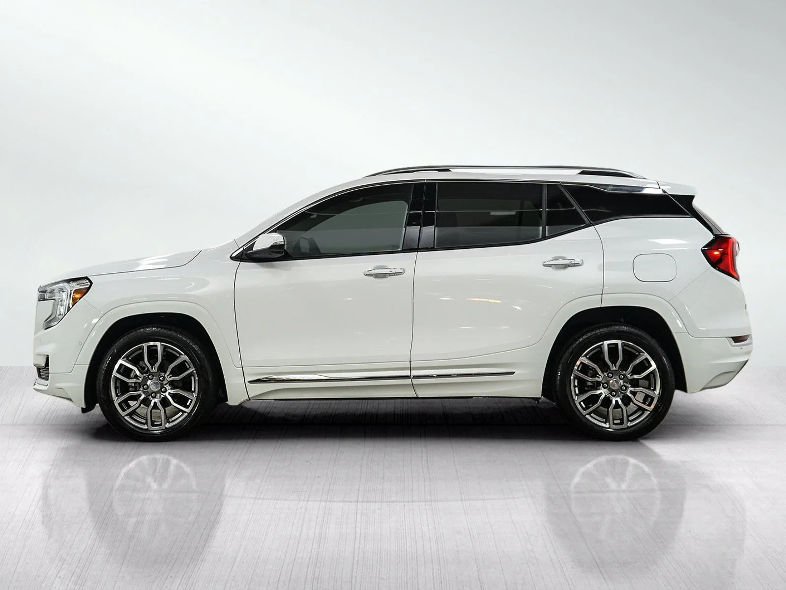 Used 2024 GMC Terrain Denali with VIN 3GKALXEG7RL391128 for sale in Bloomington, Minnesota