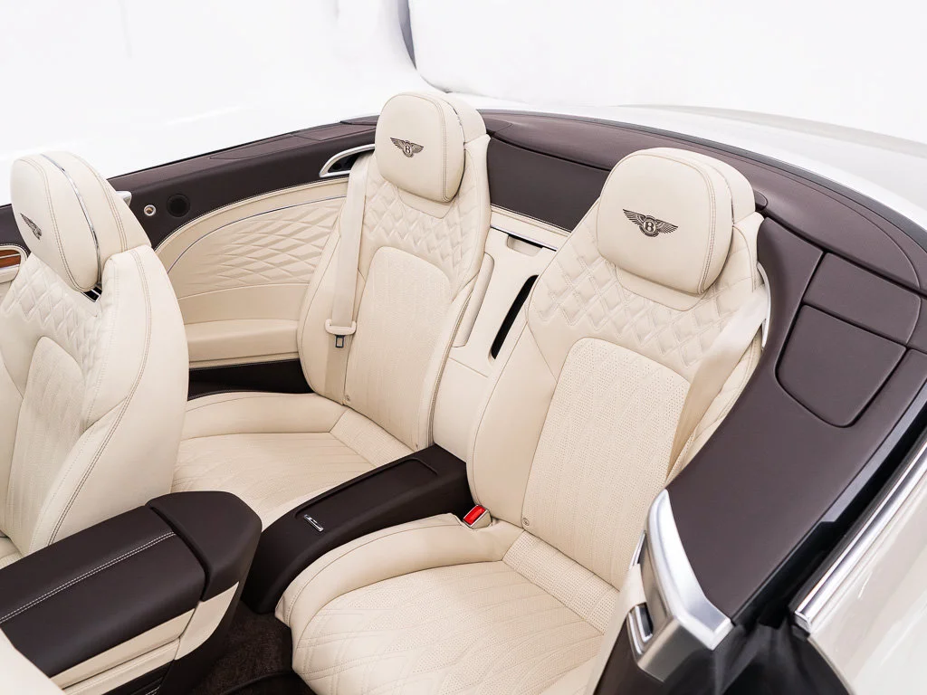 Certified Used 2026 White Sand - by Mulliner Bentley Azure image 28