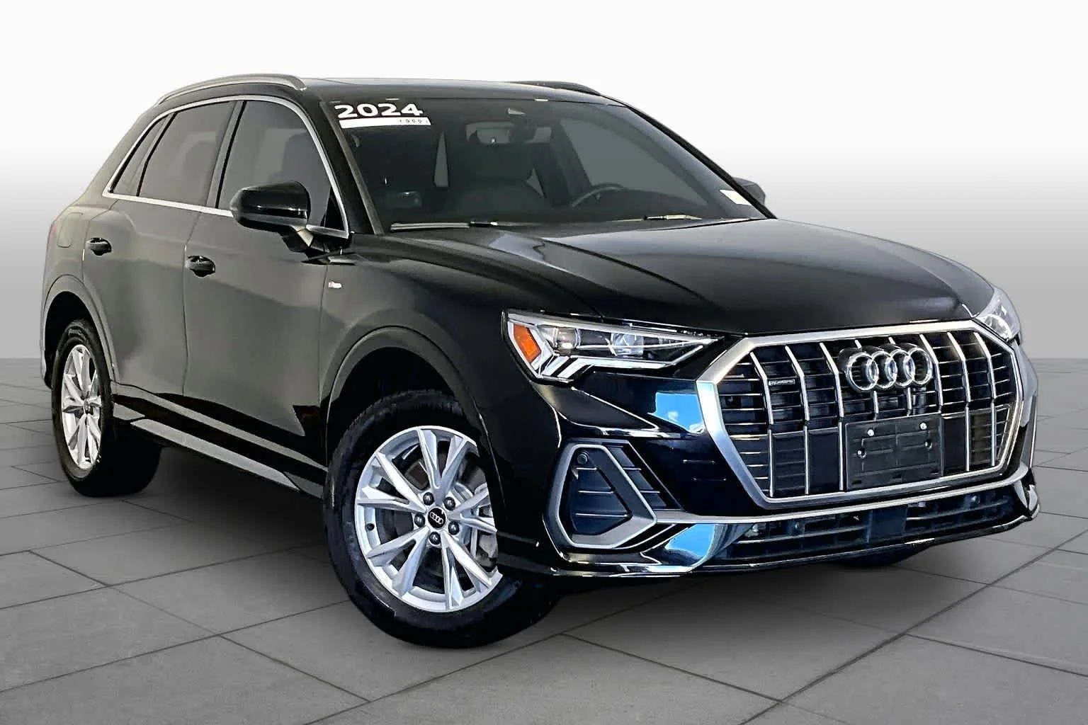 Certified Used 2024 Mythos Black Metallic Audi S line Premium image 3