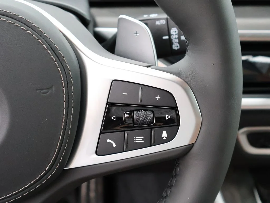 New 2026 White BMW xDrive40i image 34