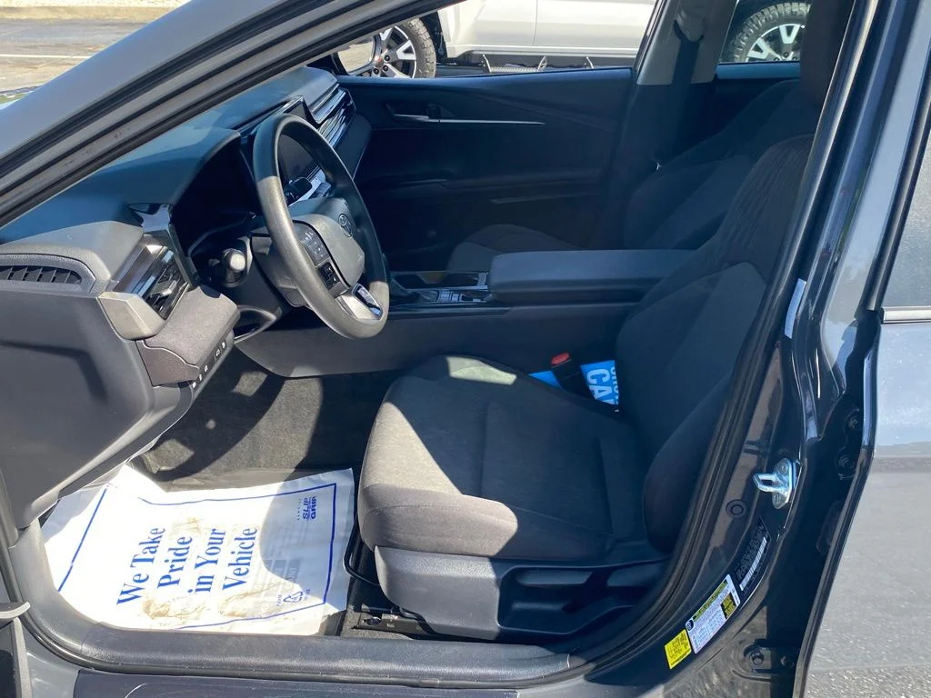 Used 2025  Toyota LE image 6