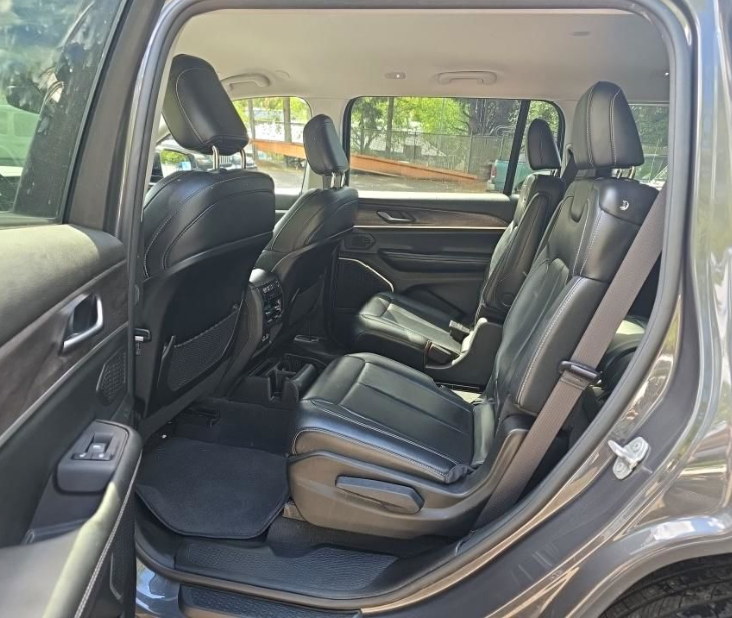 Used 2022 Gray Jeep Limited image 6