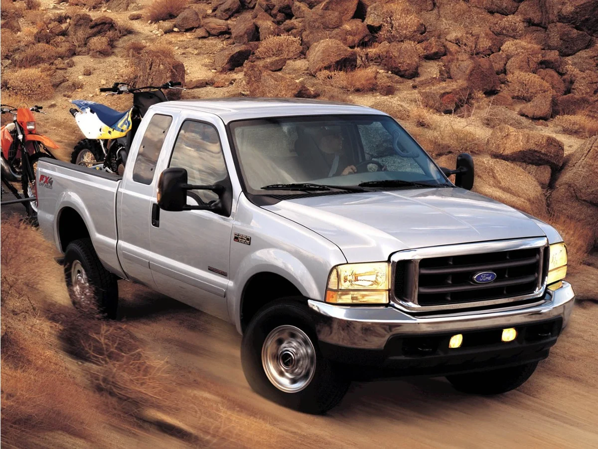 Used 2003 Gray Ford  image 2