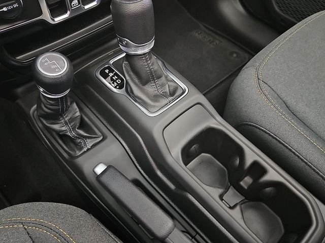 2025 Jeep Wrangler 4-Door Sahara - Photo 20