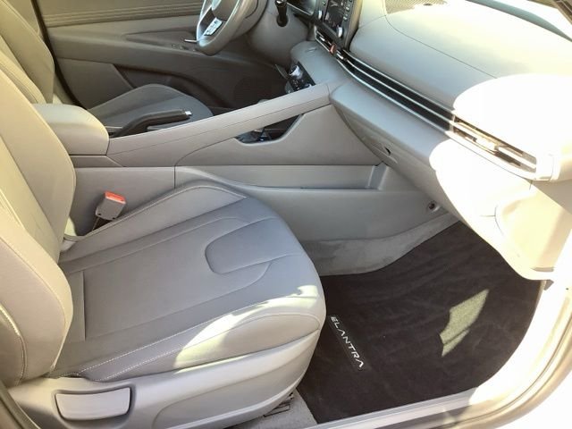 2025 Hyundai Elantra SEL - Photo 25