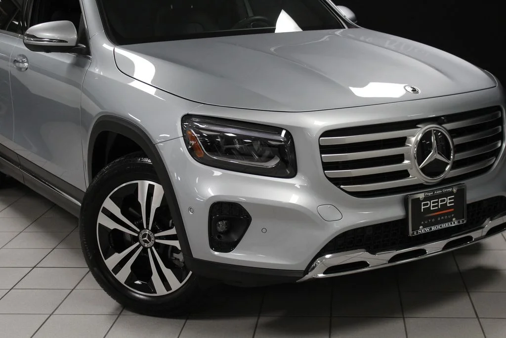 Certified Used 2026 Silver Mercedes-Benz GLB 250 image 2