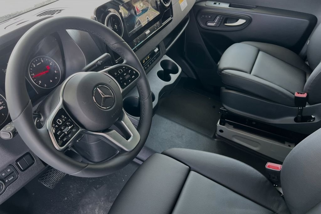 Used 2024 Gray Mercedes-Benz Cargo 170 WB image 9