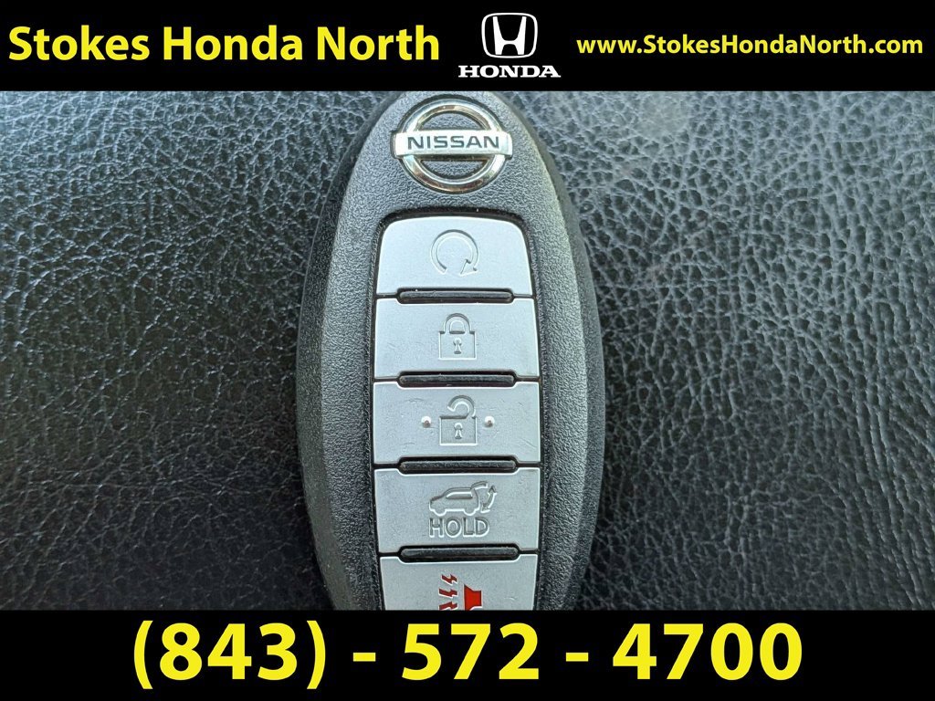 Used 2015 Silver Nissan SL image 34