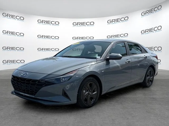 Used 2022 Gray Hyundai SEL image 3