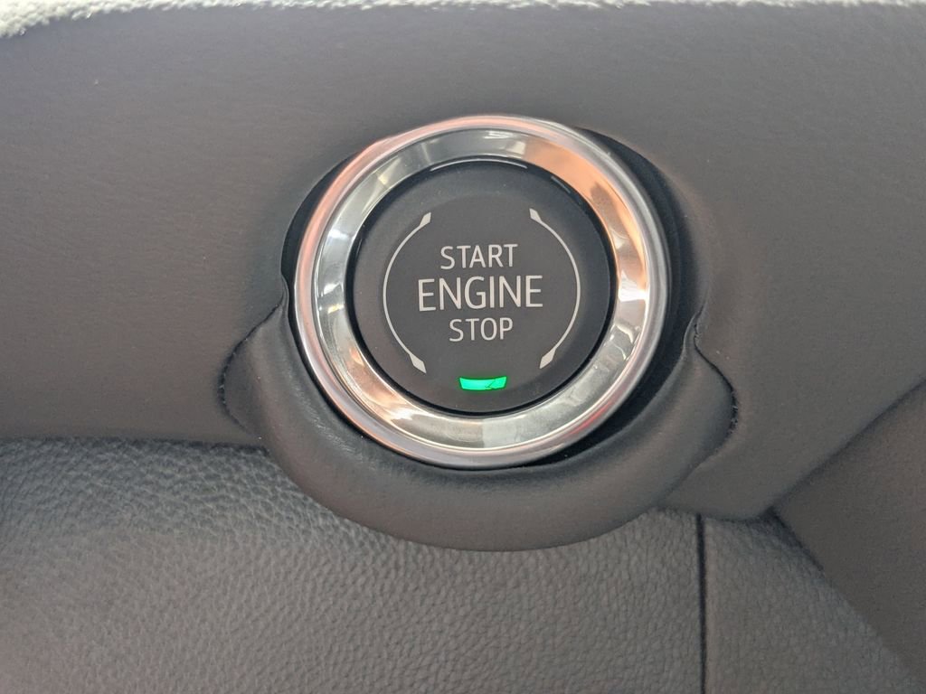 2025 Chevrolet Suburban Premier - Photo 25