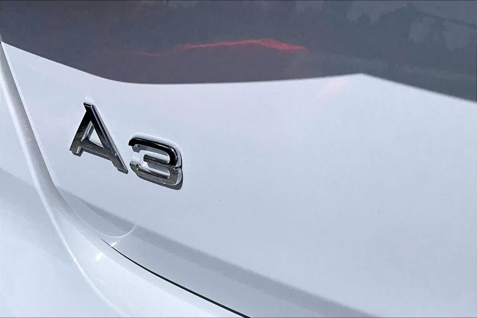 Used 2024  Audi Premium image 10