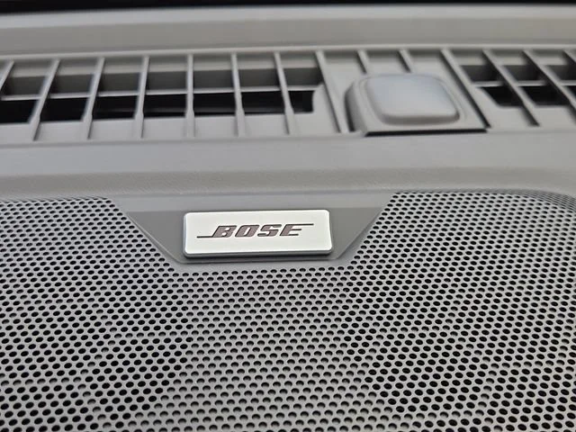 2026 GMC Canyon AT4 - Photo 9